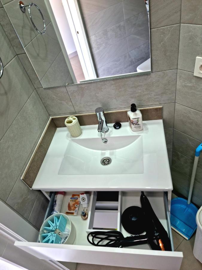 Apartamentos Elemar Free Luggage Storage Málaga Exteriör bild