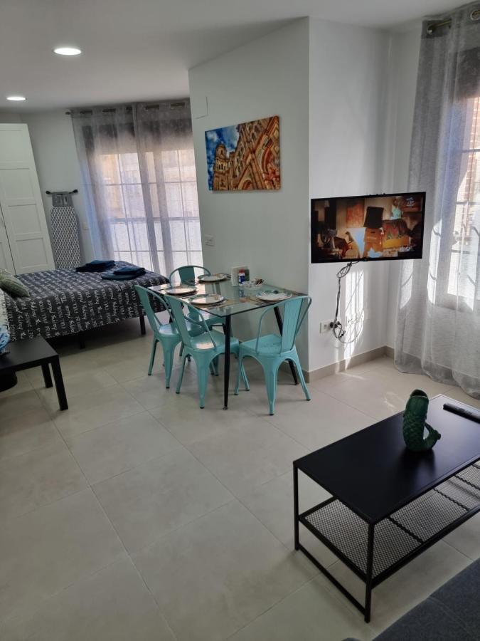 Apartamentos Elemar Free Luggage Storage Málaga Exteriör bild