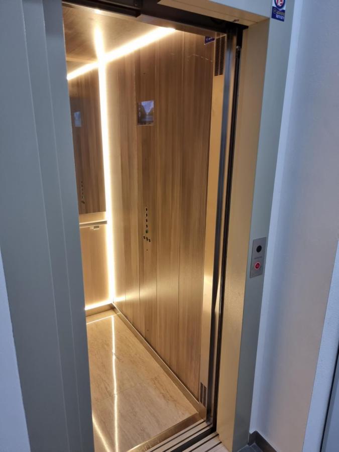 Apartamentos Elemar Free Luggage Storage Málaga Exteriör bild